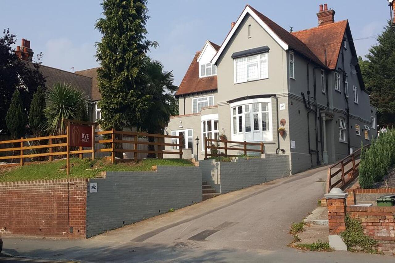 Rye Court Hotel High Wycombe Exterior photo