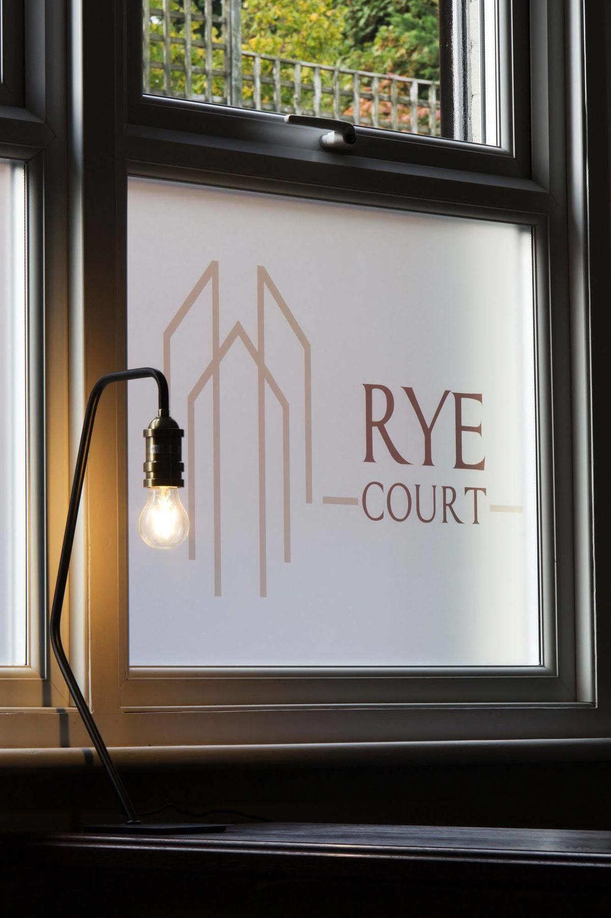Rye Court Hotel High Wycombe Exterior photo